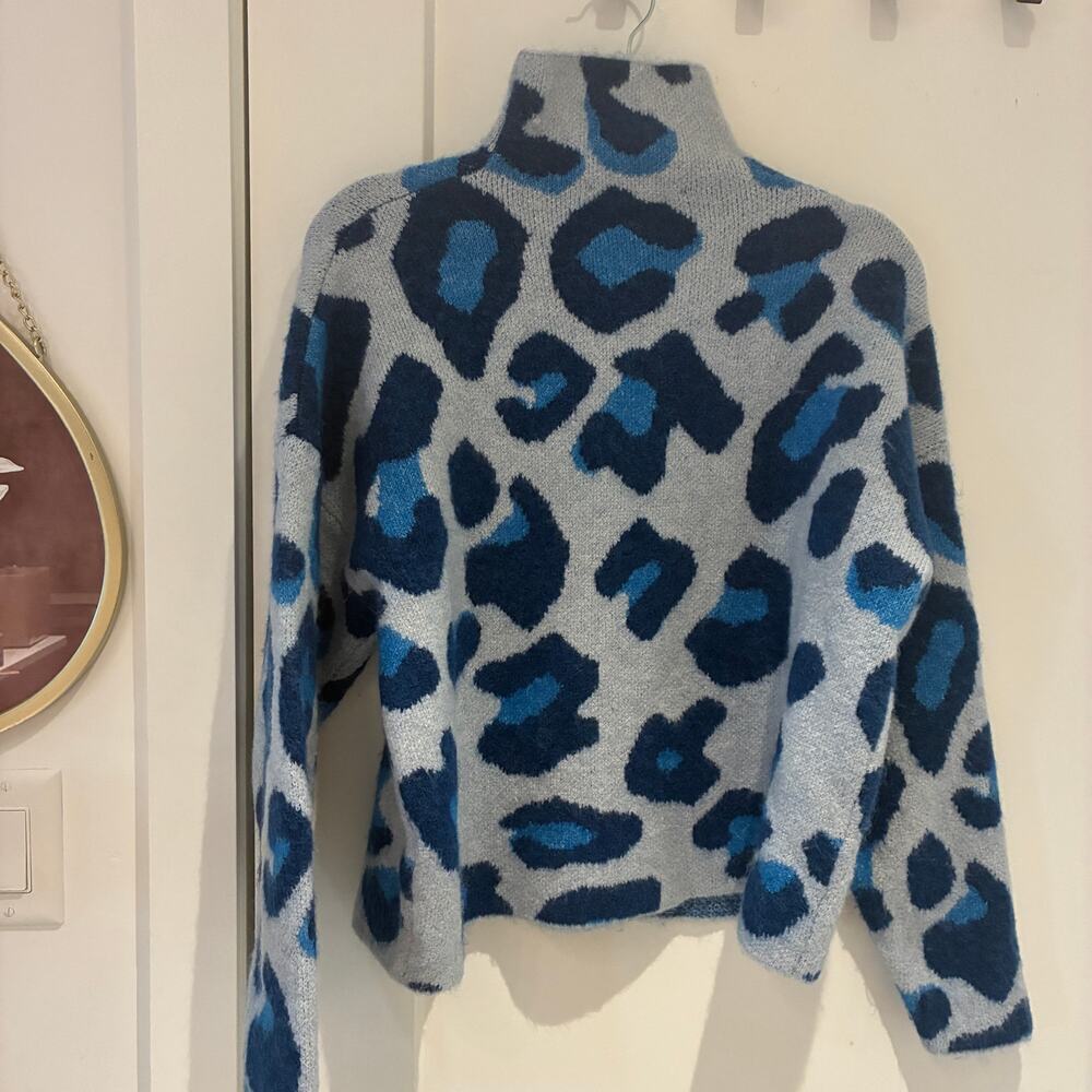 Zara Blue Mock Neck Animal Print Sweater Sz Small - Picture 3 of 9